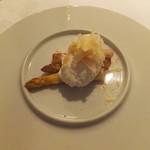 オステリア・エノテカ・ダ・サスィーノ - 藤崎町産ホワイトアスパラのソテーとポーチドエッグ