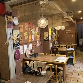 木の温もりが感じられる温かな空間