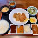 炭火焼肉くらた - 和牛かつ(３個)・カキフライ(２個)定食(\1,700)