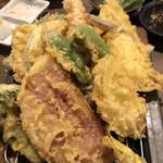 仲買人直営 弥平 - 料理写真:三浦野菜の天ぷら