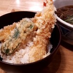 手打ちそば くるみの木 - ランチメニューデザート付(1320円)　えび天丼