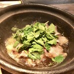 酒井商会 - 愛媛のしまなみ海道の2歳以下の雌の猪肉とせりのすき焼き