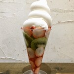 Fruits&Softcream Tirol - クリスマス フルーツ&ソフトクリーム（1200円）