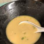 麺屋 七利屋 - スープ割り投入