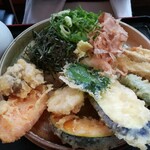 大地のうどん 本店 - 野菜天ぶっかけ