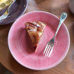 サロン ド テ ルルー - 手作り感あるピンク色の皿に、ぴったりマッチ