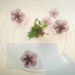 プレゼンテ スギ - 今年の干支（四街道産イノシシ肩ロースのポルペッティ白インゲン豆のペーストフキノトウのソース）