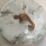 プレゼンテ スギ - Sugiのケンタッキー（中に干し椎茸を詰めて油で揚げた青首腿肉お米と飴色タマネギを2週間発酵させたソース）