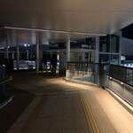 大和寿司 - まっすぐ行くと右手にエレベーターと階段が。
      お店は目の前。ここの下です。