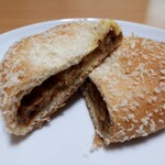 オレンジジャム - カレーパン(135円)　断面