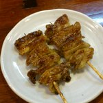 やきとり健歩゛ - 鶏皮。たれ。