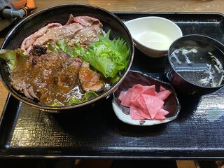 Baffaro - 櫻井畜産の黒毛和牛ワイン牛レアステーキ令和ver.「魅力ぎゅうぎゅう丼」