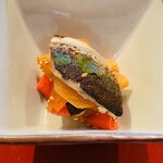 一心鮨 光洋 - 秋刀魚、次郎柿、紅芯大根のナマス
      