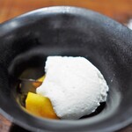 傳 - ココナッツムース　黒糖ゼリー　柿