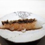 鮨 なんば - 牡丹海老（増毛産）　味噌と殻のペースト乗せ