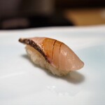 鮨 なんば 日比谷 - サワラ（萩）