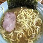 家系ラーメン まこと家 - デフォのラーメン，スープが少ないのはたまたま？麺も少ない？？