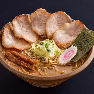 特上チャーシュー麺1,200円