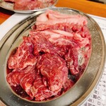焼肉・ホルモン名嘉真 - 牛肉も