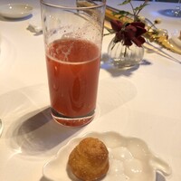 リストランテASO - イチゴのスパークリング、プチチーズブレッド