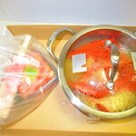 札幌市場めし　まるさん亭 - １日５０杯限定・海鮮バラチラシ　１０００円（税込）と１日５０杯限定・お鍋持参のテイクアウト蟹汁３人前で１０５０円（税込）【２０１９年１２月】