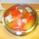 札幌市場めし　まるさん亭 - １日５０杯限定・お鍋持参のテイクアウト蟹汁３人前で１０５０円（税込）【２０１９年１２月】