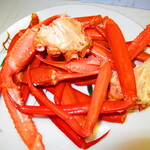 札幌市場めし　まるさん亭 - １日５０杯限定・お鍋持参のテイクアウト蟹汁３人前で１０５０円（税込）の具材の蟹のアップ【２０１９年１２月】