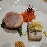 ル レストラン - ホロホロ鳥とジャンボンペルシエ。