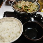 すき家 - 1912ご飯大盛で生卵二つつき