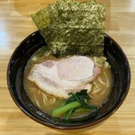 川の先の上 - 年越し家系もどきらーめん（700円）