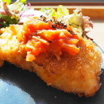 浜の暮らしのはまぐり堂 - 鮭フライ トマトソース