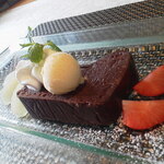 ビストロ セレニテ - 黄色っぽいのはアイスクリームちゃんネ♪