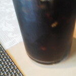 ビストロ セレニテ - 今日のお食事はここまでですよ～♪　プチフールと一緒に追加で苦み走った有機栽培アイスコーシー☆