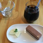 ボーノ - デザートセット（300円）アイスコーヒーとレアチョコケーキ