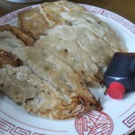 中華料理 豊味軒 - 餃子　具はパンパン