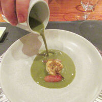 スリオラ - アーティチョークのスープと駿河湾産赤海老　イディアサバルチーズと共に