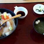 光彩 - 蛍烏賊と蟹の海鮮丼　1550円