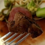 むっしゅカトウ - [料理] 子牛 フィレ肉のステーキ ひと口大 アップ♪ｗ