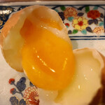 囲炉裏料理わ - （2019年8月）
      囲炉裏で焼いた玉子！
      トロットロ〜（＾0＾）