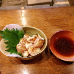 囲炉裏料理わ - （2019年5月）
      鶏のたたき