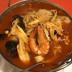 台湾家庭料理梅園 - 四川風火鍋