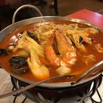 台湾家庭料理梅園 - 四川風火鍋