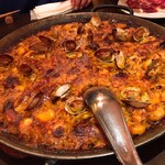 トロス スペイン グリルバル - 魚介のパエリア