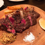 トロス スペイン グリルバル - 牛肉のグリル