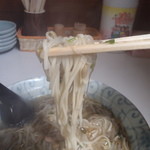 新来軒 - 御主人手製の細ストレート麺