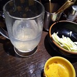Kemuri Tsuu - お通しとレモンサワー