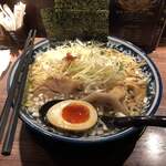 和風楽麺 四代目 ひのでや - ひのでやラーメン、930円。麺大盛りは、サービス。