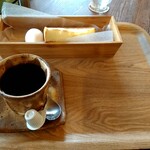 クローバーカフェ - 料理写真:深煎りコーヒーBモーニング 420円+税