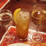 ガネーシュ - かんぱい。私は真ん中のジンジャーラム(700円・外税)