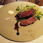 スパイスカフェ - スパイスを楽しむ9つの皿(9000円・外税)の牛ハラミ